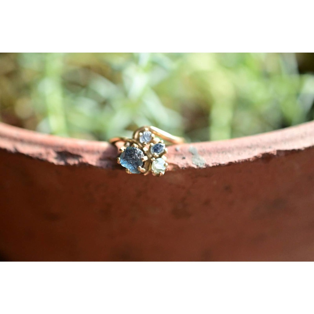 Montana Sapphire Ring in 14k yellow gold